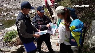 登山隊求助遭拒　批警載貴賓拒傷患