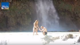 美國,舒曼,Andrew Schuhmann,求婚,卡米,Kammie,峽谷,瀑布,婚戒,戒指(YouTube https://www.youtube.com/watch?v=XbekblKRX04)