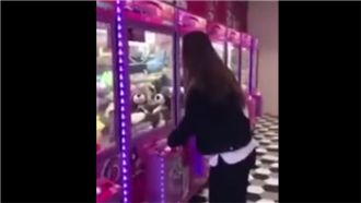 神力女超人4NI！她夾娃娃放大絕