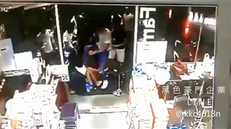 慘！屁孩持刀嗆聲　反遭奪刀打趴