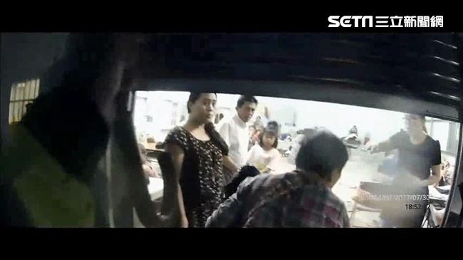海棠強風吹翻屋頂　警驅車救援獨居嬤