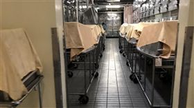 鏡週刊／板殯爆屍潮　大體放走道靠乾冰保冷