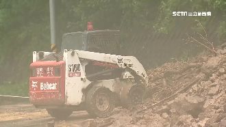 土石灌進伊屯部落　居民手機直播求救