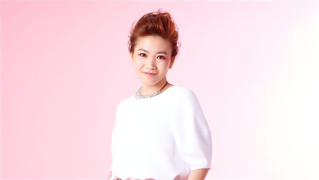 統一獅「追追追」　請黃妃來開球