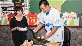 ▲富邦悍將方克偉參加6月活動。（圖／原住民棒球委員會提供）