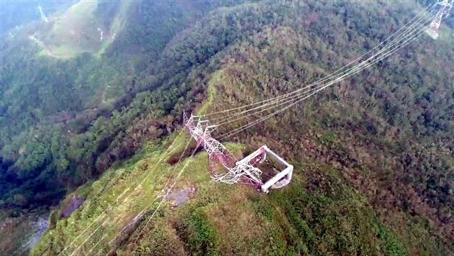 和平電廠輸電塔倒塌　估計修復逾十日