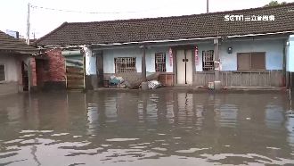 地勢低逢雨必淹　雲林嬤家具泡爛無奈