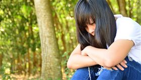 分手、沮喪、難過、哭泣／pixabay