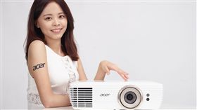 宏碁全球體積最小4K投影機　台灣正式上市