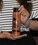 豬哥亮的「豬哥亮ㄟ永恆歌廳秀｣將發送「冰的啦｣冷水壺及印有「冷娘卡好｣大扇子曾送給粉絲。（記者邱榮吉/攝影）