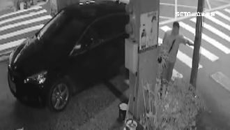 假關心真搶劫！醉漢倒路旁遭2賊奪包