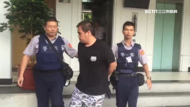 吃霸王餐還不夠！貪心男竟持刀搶超商