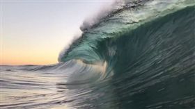 海洋,衝浪,海浪,畫面,大自然,漩渦,療癒,Ryan Pernofski
（圖／翻攝自YouTube）