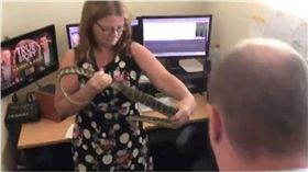 辦公室,蛇,蟒蛇,澳洲,新聞台,9 News　圖／翻攝自推特