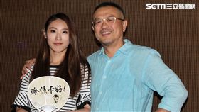 豬哥亮大兒子謝順福、女兒謝金晶宣布「豬哥亮ㄟ永恆歌廳秀｣的細節。（記者邱榮吉/攝影）