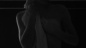 性侵示意圖、性感、睡覺、辣妹／pixabay