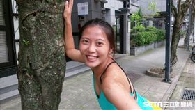 藍婷原本全身九成以上遭乾癬佔據，積極治療後PASI改善程度達100%，穿泳衣也不怕。（圖／藍婷提供）