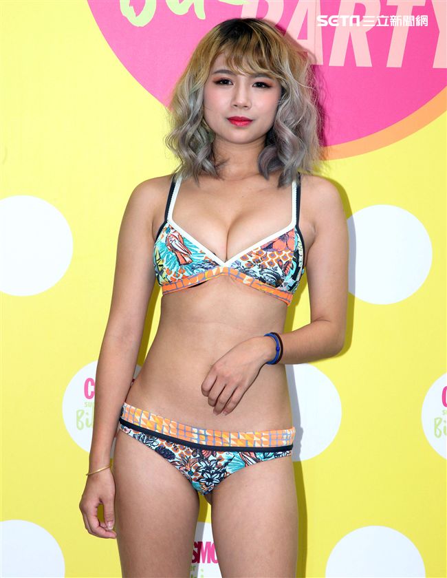 性感比基尼正妹葉思瑜sorena。（記者邱榮吉/攝影）