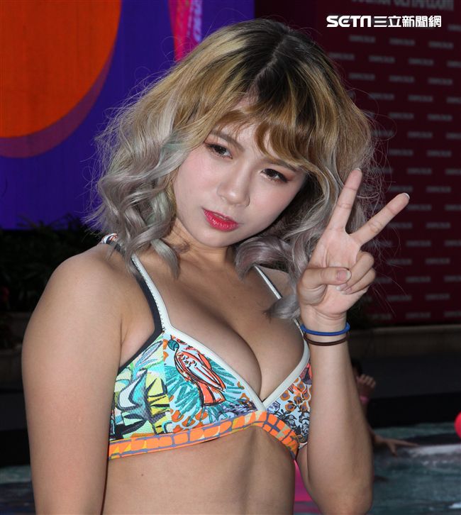 性感比基尼正妹葉思瑜sorena。（記者邱榮吉/攝影）