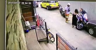 男亂移重機被壓　妻搬救兵竟找來車主