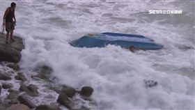 基隆望海巷坐保麗龍船釣魚翻覆　1人落海失蹤