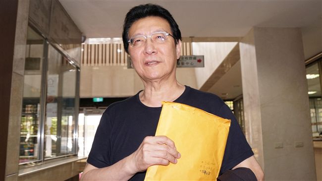 趙少康遭約談　秀傳票馬英九是被告