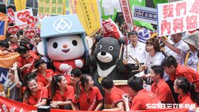 世大運我愛內科千人快閃　圖／記者林敬旻攝