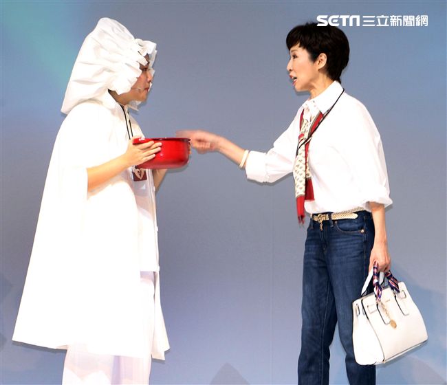 蕭艾、蔡燦得、夏于喬演出舞台劇「室友ROOMMATE」即將登場。（記者邱榮吉/攝影）