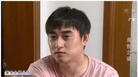 覺得兒子長太帥，驗了DNA才知道非親生。（圖／翻攝自《聊城新聞網》）