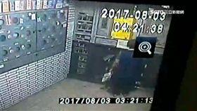 搶匪尾隨夜歸女　手握布「摀嘴」奪包,台南,小偷