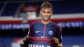 ▲Neymar, Jr.加盟巴黎聖日耳曼。（圖／美聯社／達志影像）