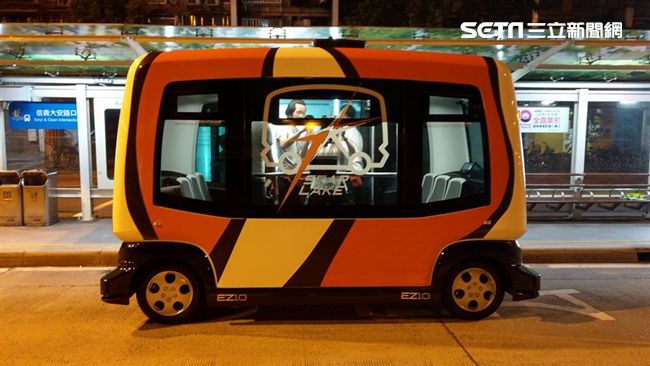 無人駕駛小巴夜間測試成功　下一步？