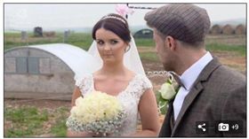 英國,婚禮,豬,泥地
圖／翻攝自DailyMail