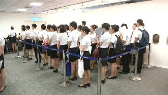 華航空服地勤首聯招　取百名來8千人