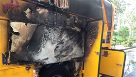 台北,南京東路,舊宗路口,遊覽車,火燒車(圖／翻攝畫面)