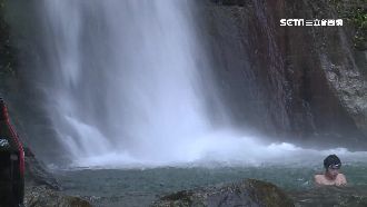 知本林道瀑布奇異光束吸水？民眾稱奇