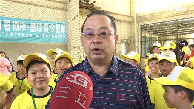 中華電信撐腰　余政憲穩坐神腦董座