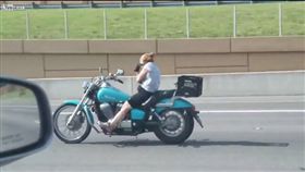 美國,佛羅里達,重機,女騎士。（圖／翻攝自《Live Leak》）