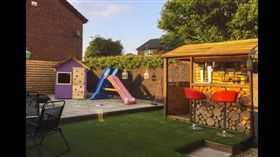 英國,半透明雙腿,女孩,鬼魂,靈異（圖／翻攝自YouTube）