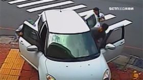 高雄,冷氣,技師,斷指,警車,醫院,鳴笛護送
工人遭冷氣壓斷指 警鳴笛開道護送就醫