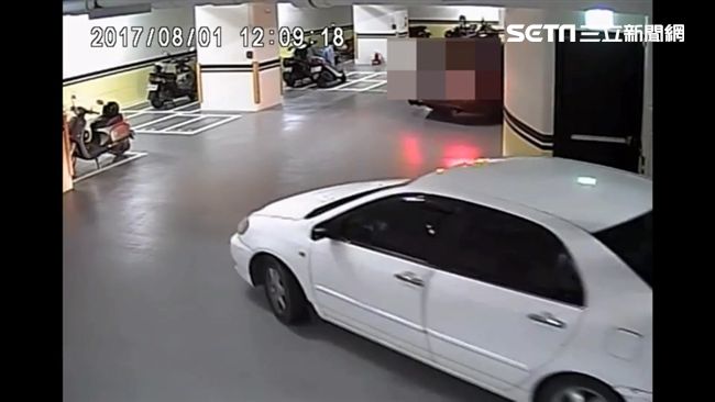 遇劫仍鎮定　女總監報警逮人