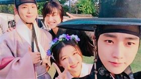 圖翻攝自韓網　朴寶劍 金裕貞 雲畫的月光