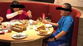 披薩,吃到飽,浪費,餅皮,餡料,屁孩　圖／翻攝自臉書爆料公社