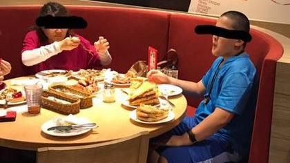 披薩吃到飽　竟只吃「餡料」超浪費