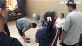 萬丹,靈堂,上香,護理師,護理師老公,屏東(圖/翻攝畫面)