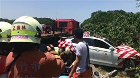 新竹香山　國道警挨撞