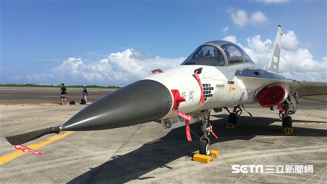 空軍軍官營區開放　「將軍機」受注目