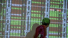 台股、股市、股票、股價、股息、股利、金融股　圖／記者林敬旻攝