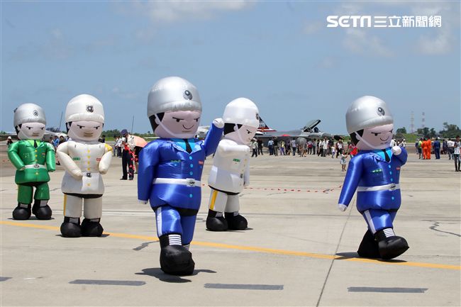 空軍慶祝八一四勝利八十周年空軍官校營區開放。（記者邱榮吉/攝影）