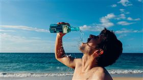 喝水,健康,減肥,時間,鹼性水,瘦身,健康,生活,飲食　圖／翻攝自pixabay　https://goo.gl/xkAvJO